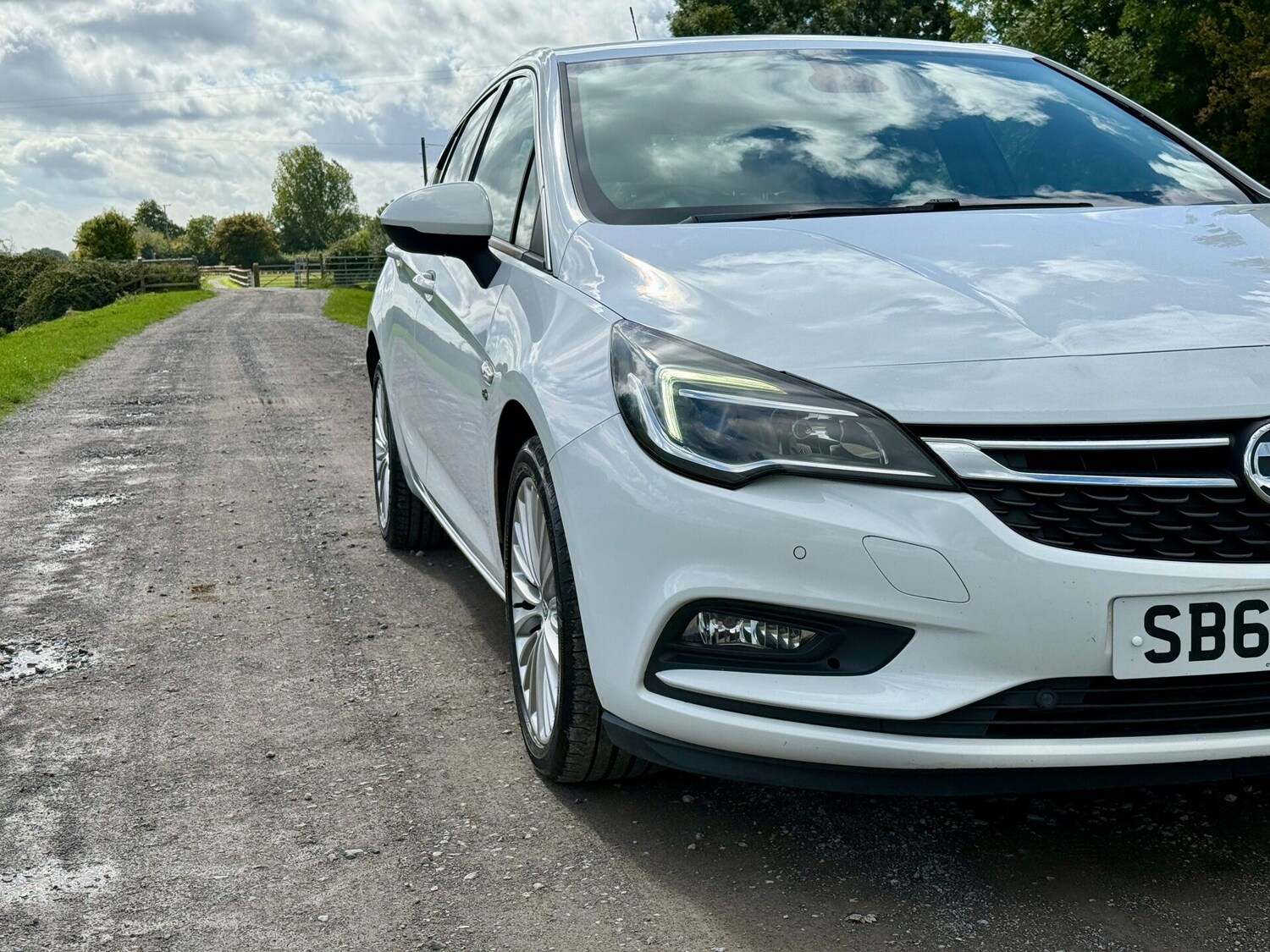 Used Vauxhall Astra 2015 for sale - 77506802: Photo 3