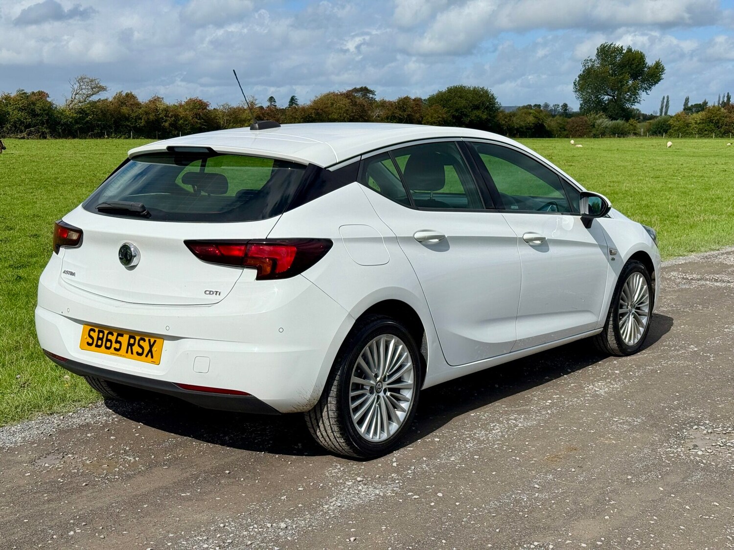 Used Vauxhall Astra 2015 for sale - 77506802: Photo 4