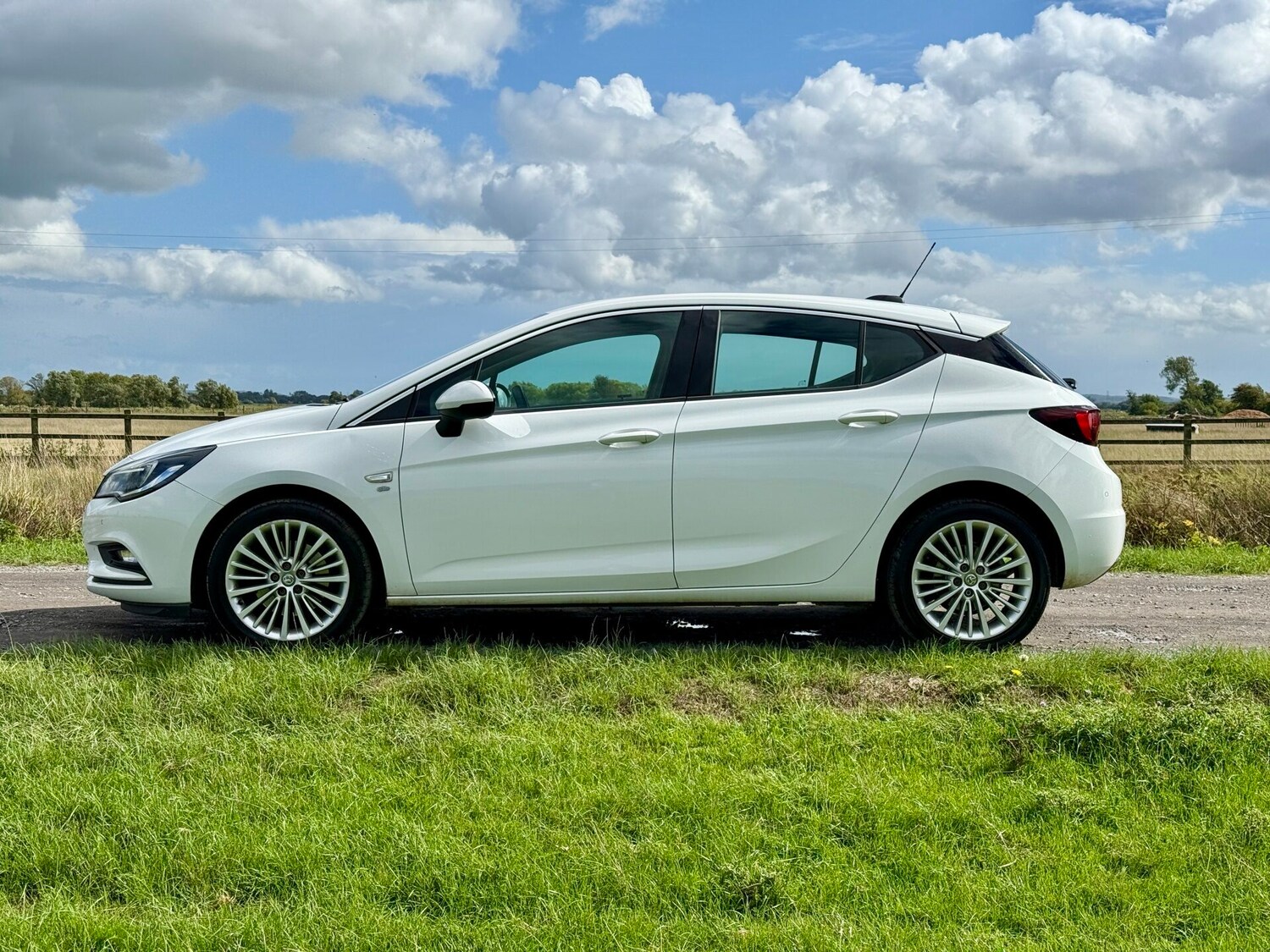 Used Vauxhall Astra 2015 for sale - 77506802: Photo 8