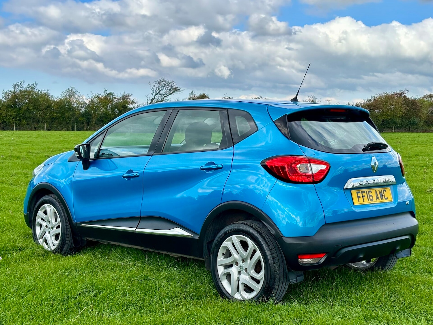Used Renault Captur 2016 for sale - 76069821: Photo 3