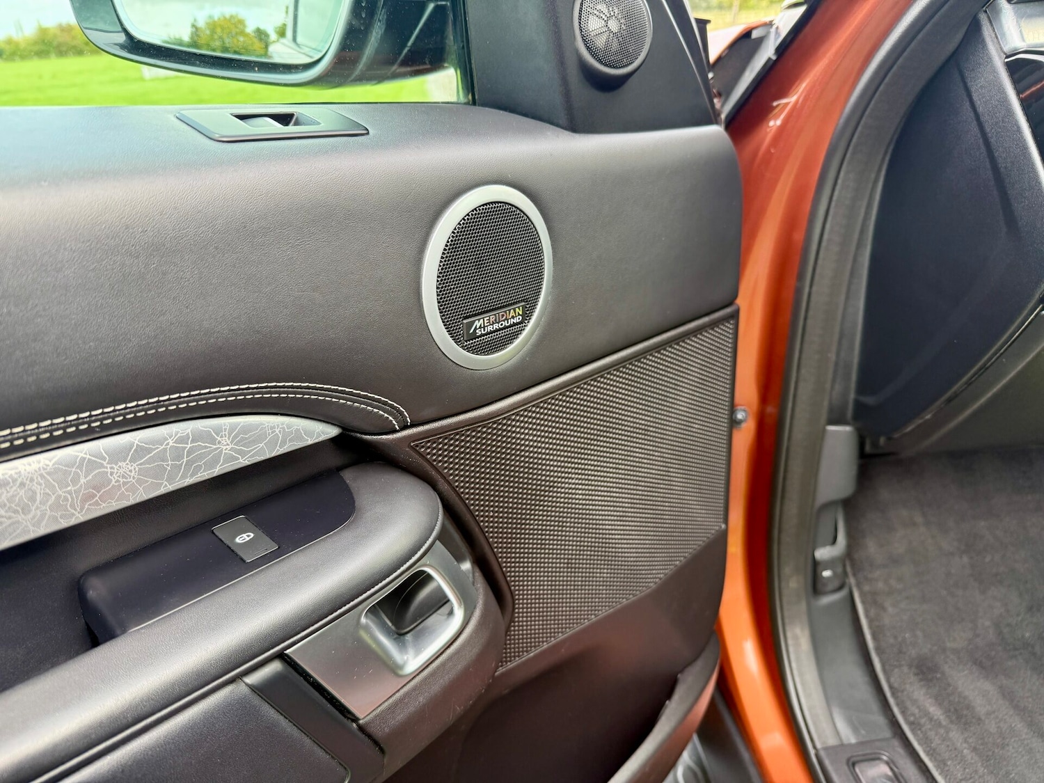 Used Land Rover Discovery 2017 for sale - 75982286: Photo 12