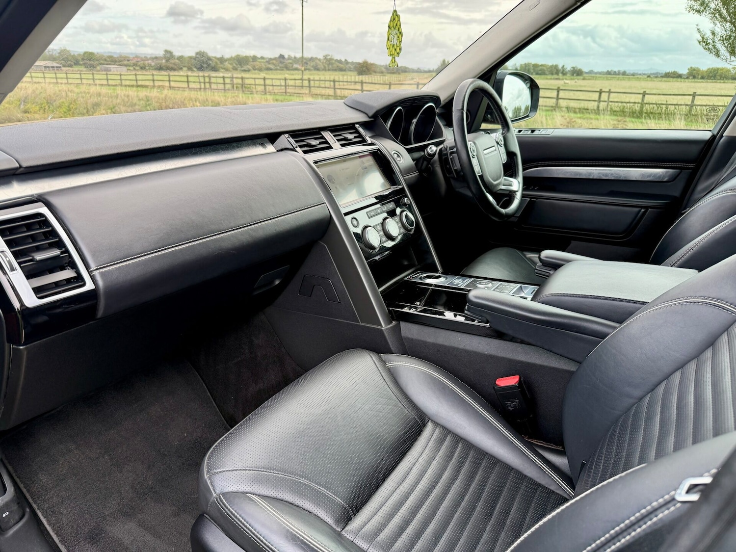 Used Land Rover Discovery 2017 for sale - 75982286: Photo 16