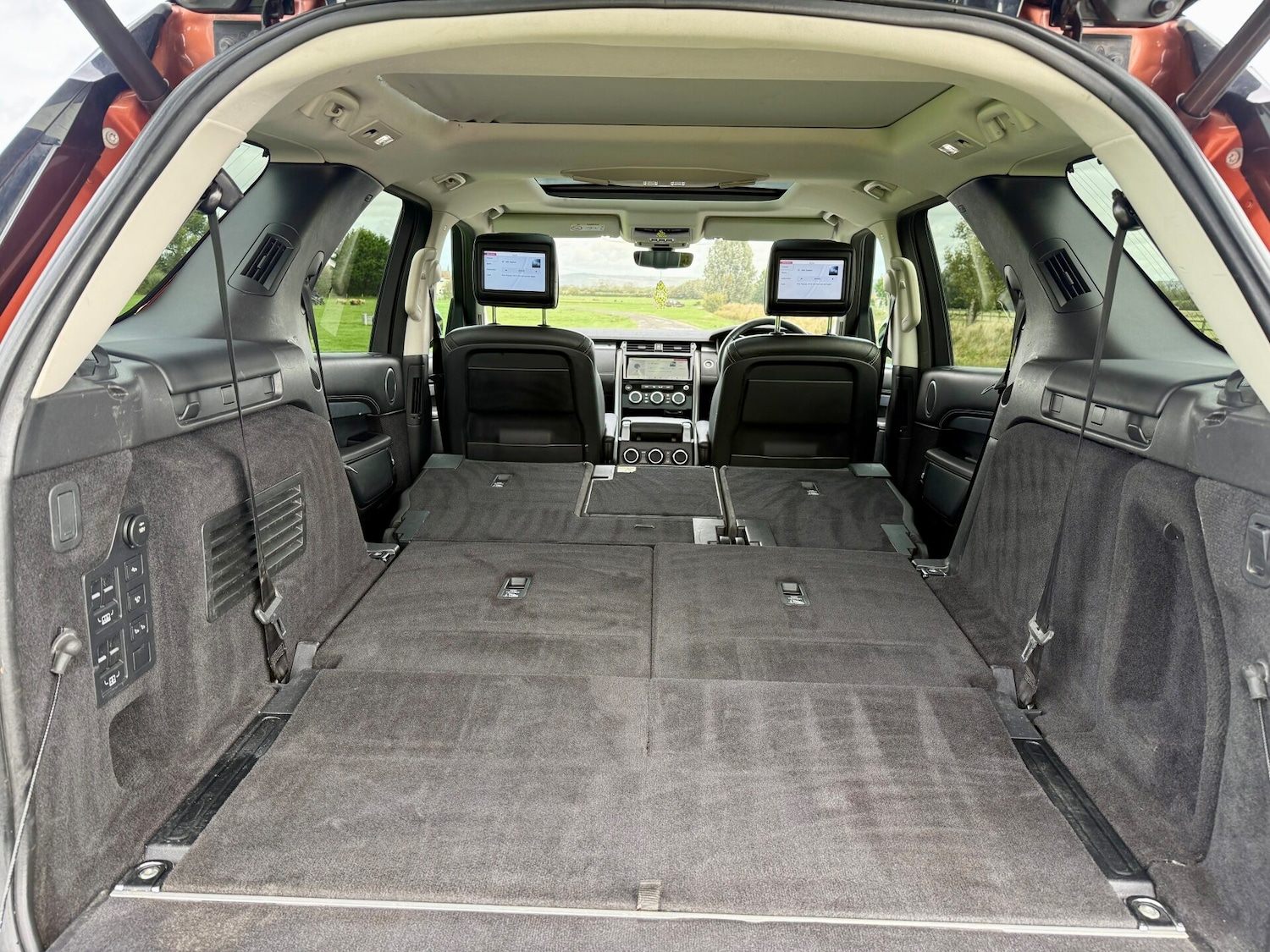 Used Land Rover Discovery 2017 for sale - 75982286: Photo 18
