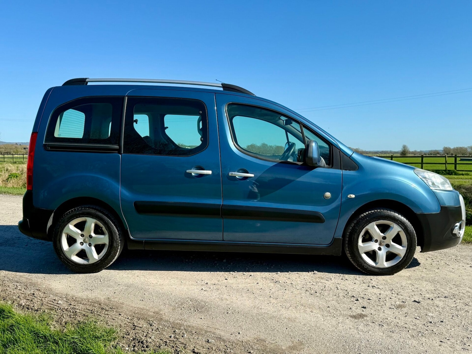 Used Peugeot Partner Tepee 2009 for sale - 77945540: Photo 8