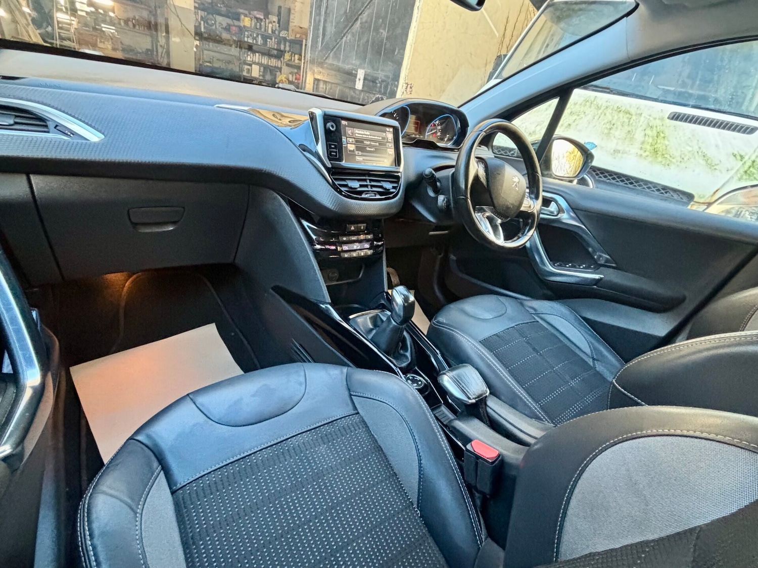 Used Peugeot 2008 2015 for sale - 76545908: Photo 10