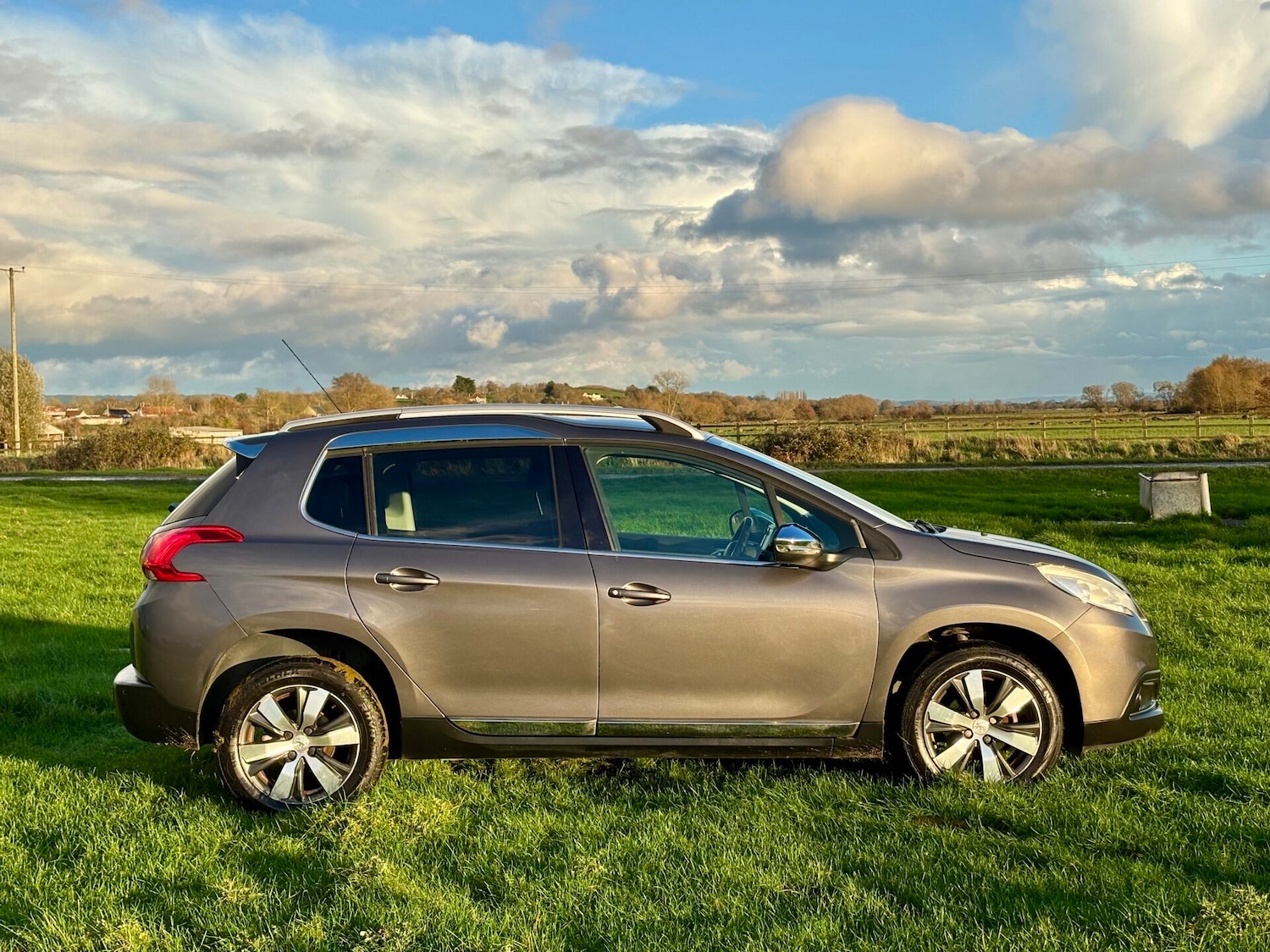 Used Peugeot 2008 2015 for sale - 76545908: Photo 2