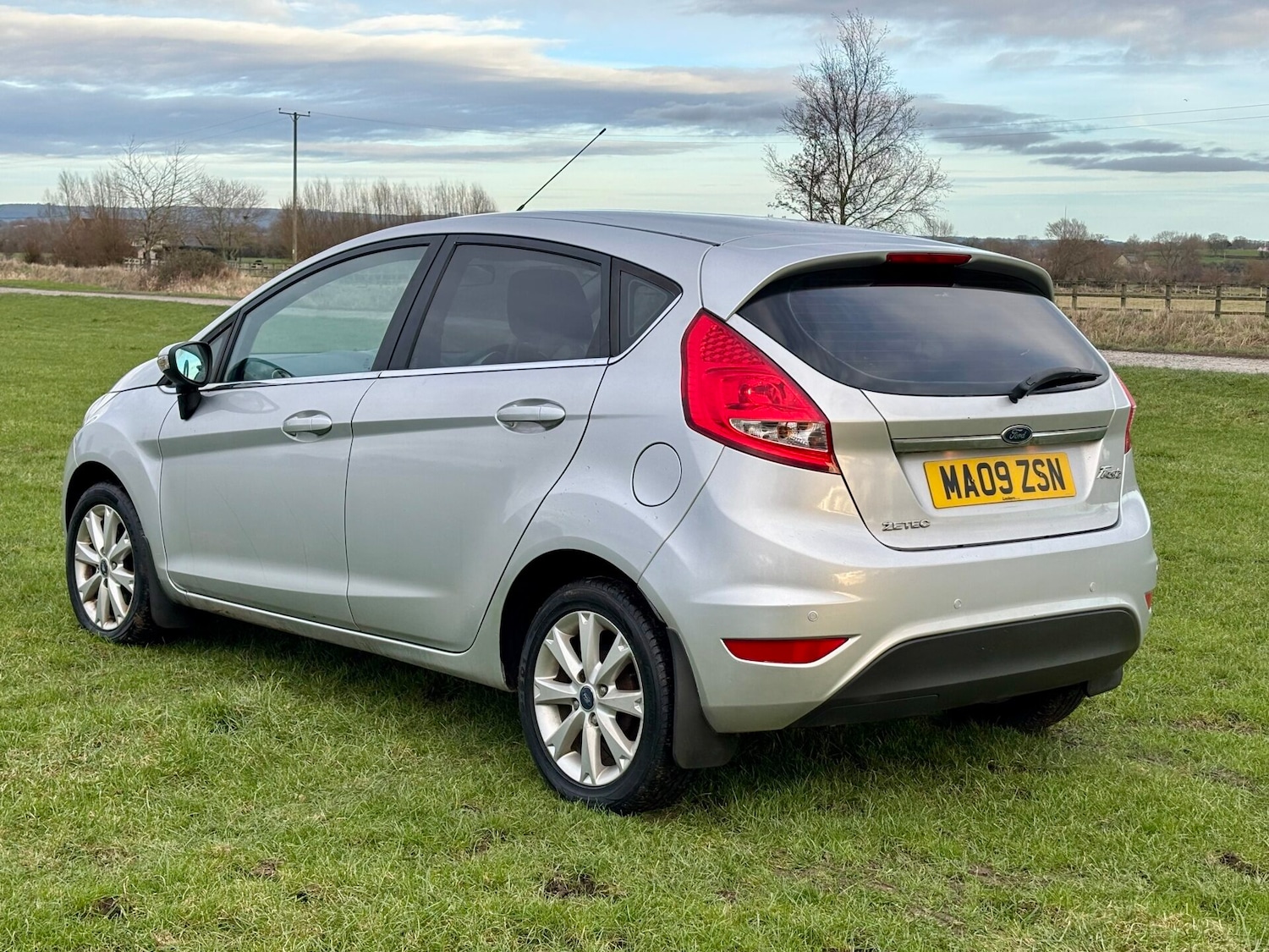 Used Ford Fiesta 2009 for sale - 77124104: Photo 2