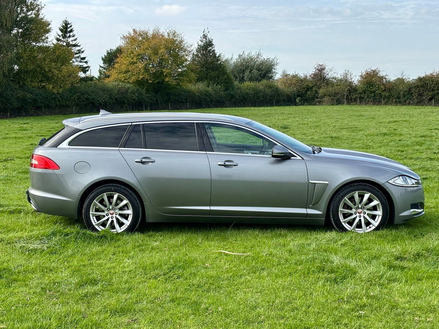 Used Jaguar XF 2014 for sale - 76142774: Photo 7