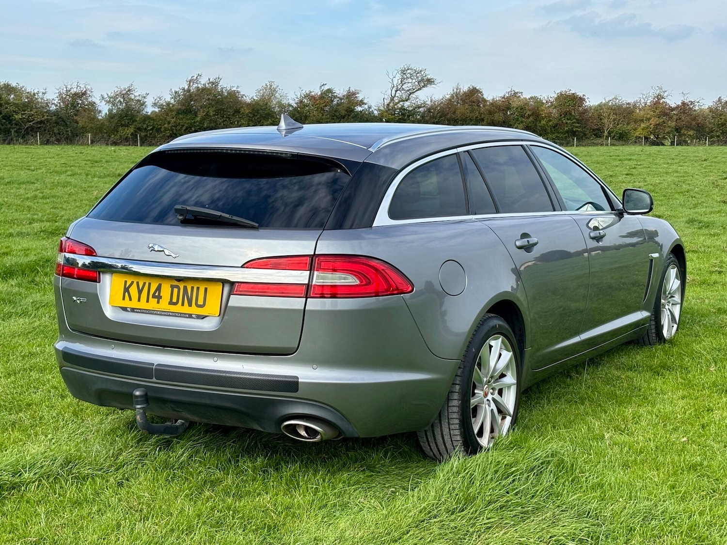 Used Jaguar XF 2014 for sale - 76142774: Photo 8