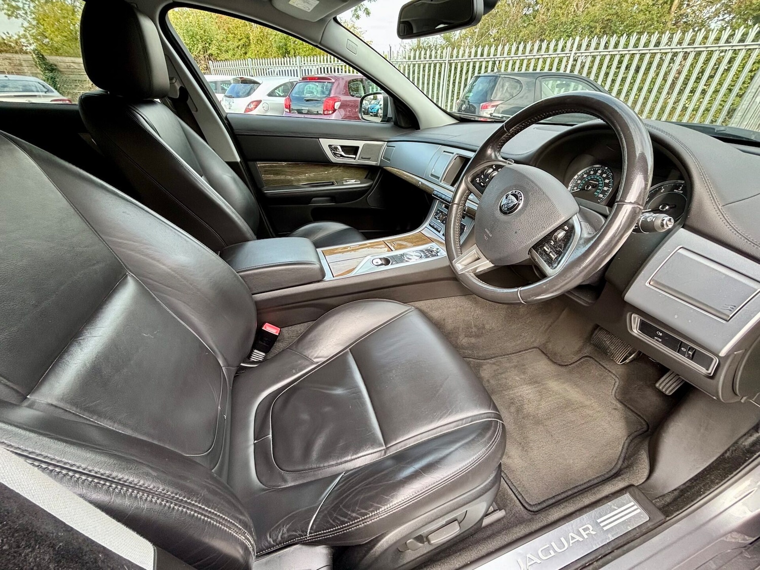 Used Jaguar XF 2014 for sale - 76142774: Photo 9