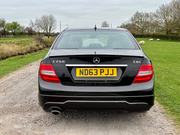 Used Mercedes-Benz C-Class 2014 for sale - 74217172: Photo 4