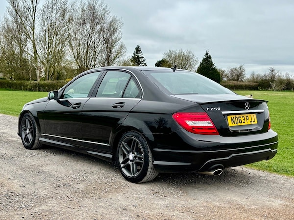 Used Mercedes-Benz C-Class 2014 for sale - 74217172: Photo 5