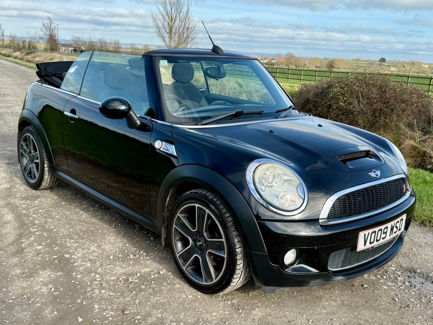 Used MINI Convertible 2009 for sale - 77662061: Photo 6