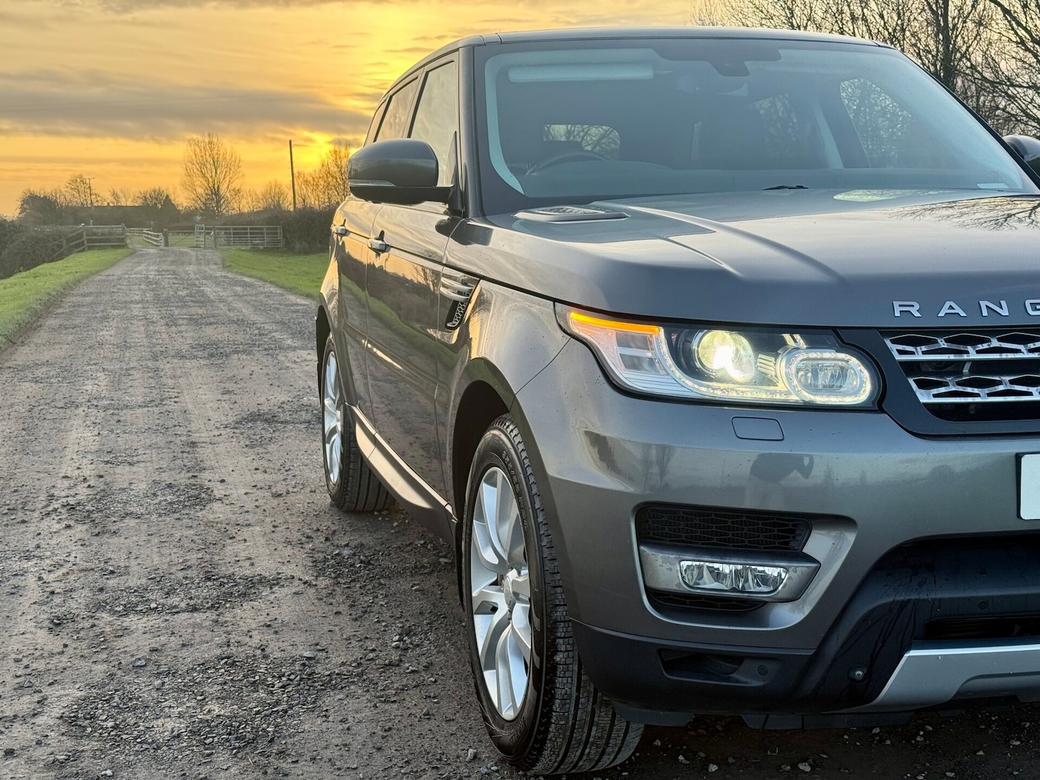 Used Land Rover Range Rover Sport 2015 for sale - 77135836: Photo 3