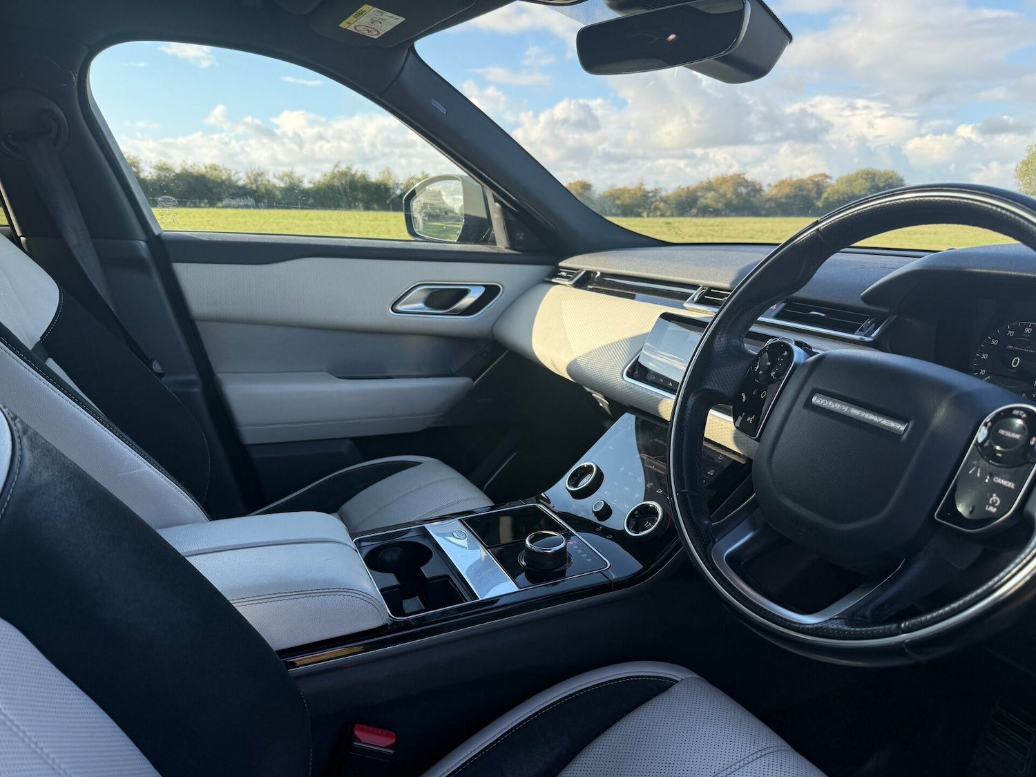 Used Land Rover Range Rover Velar 2018 for sale - 76114105: Photo 12