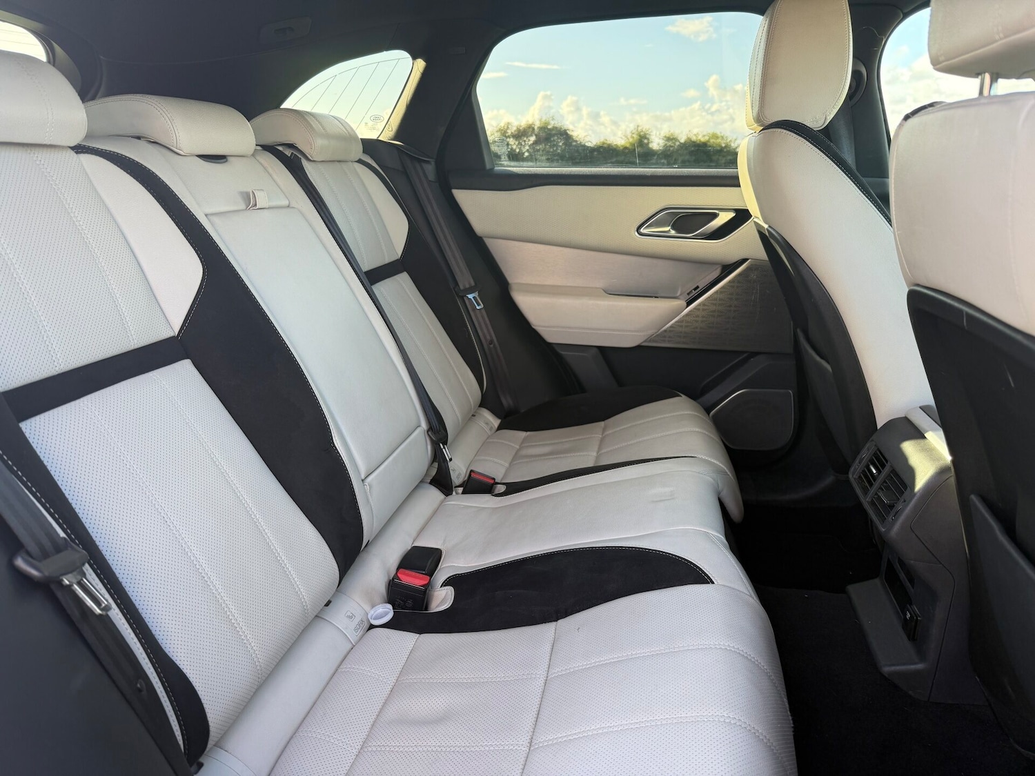 Used Land Rover Range Rover Velar 2018 for sale - 76114105: Photo 21