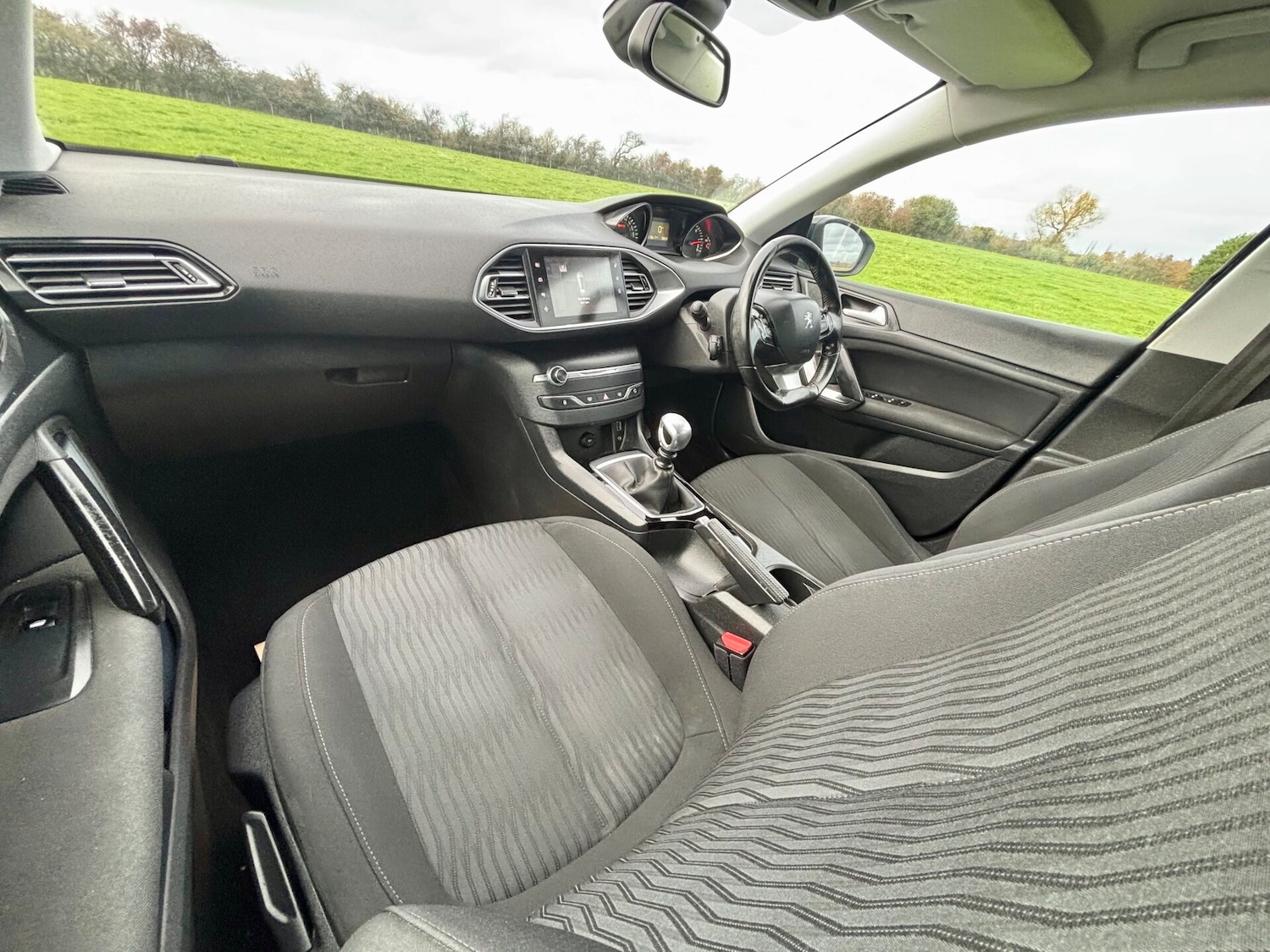 Used Peugeot 308 2017 for sale - 76461331: Photo 11