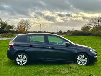 Used Peugeot 308 2017 for sale - 76461331: Photo