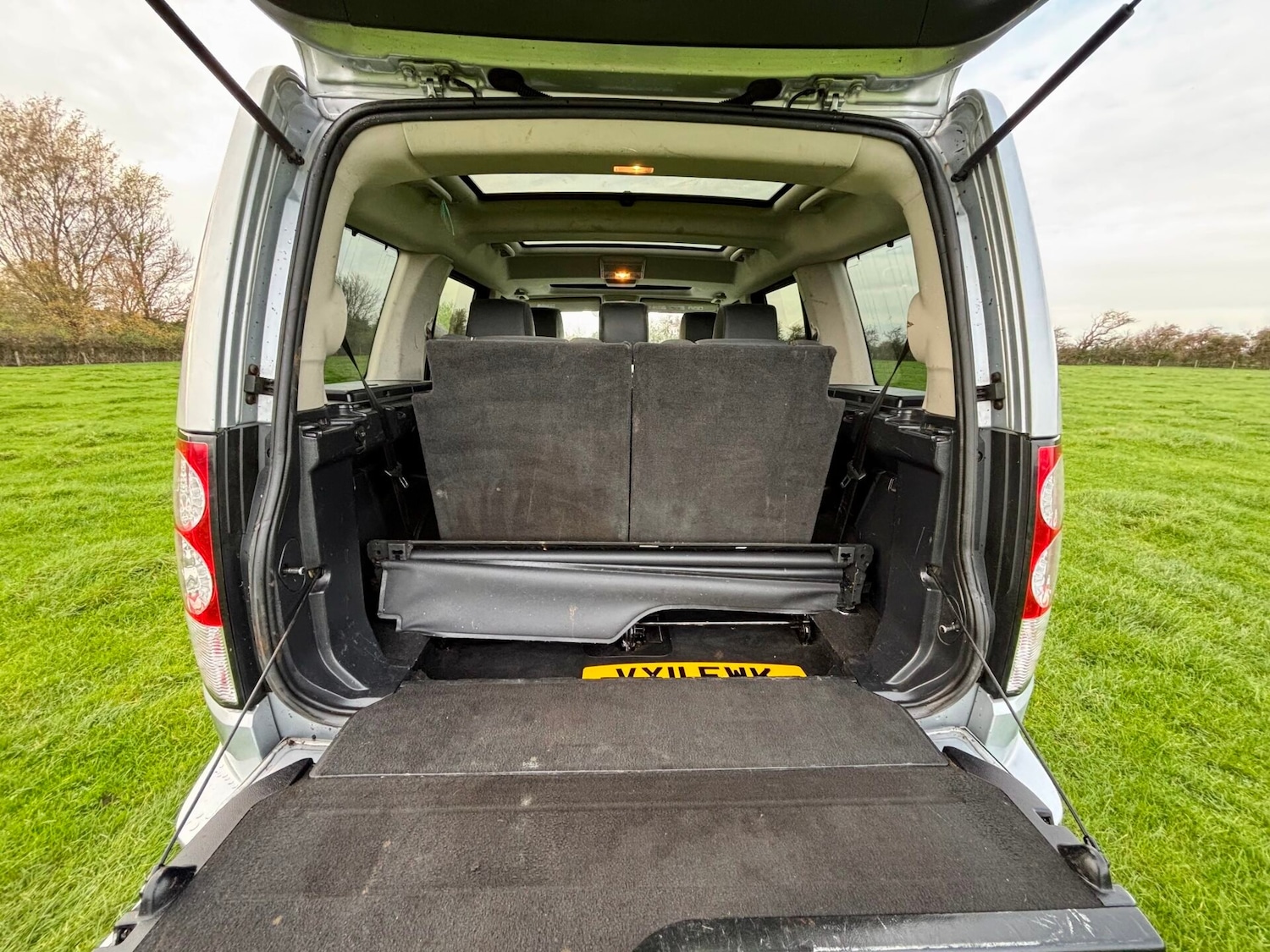 Used Land Rover Discovery 2011 for sale - 76637337: Photo 13