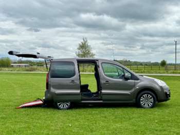 Used Peugeot Partner 2017 for sale - 74387019: Photo