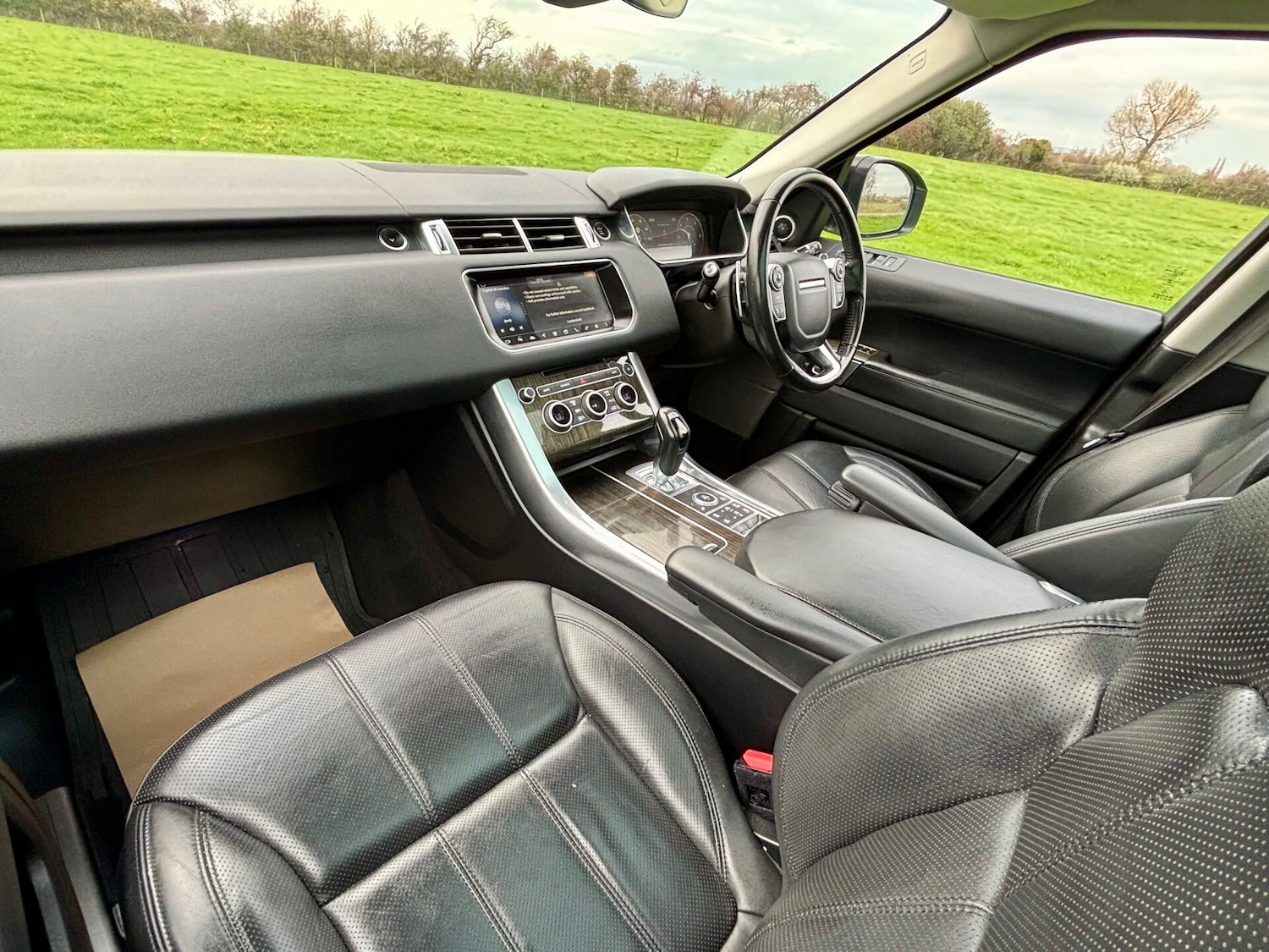 Used Land Rover Range Rover Sport 2017 for sale - 76488545: Photo 11