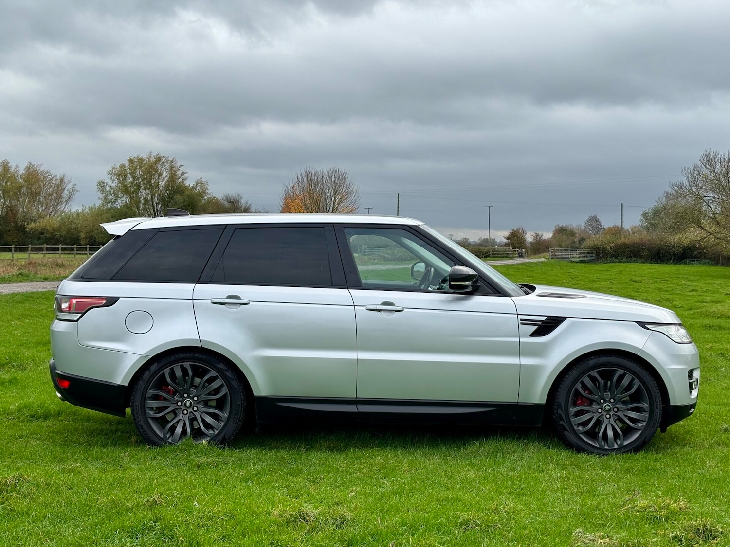 Used Land Rover Range Rover Sport 2017 for sale - 76488545: Photo 2
