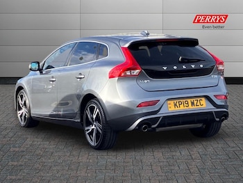 Used Volvo V40 2019 for sale - 76128561: Photo