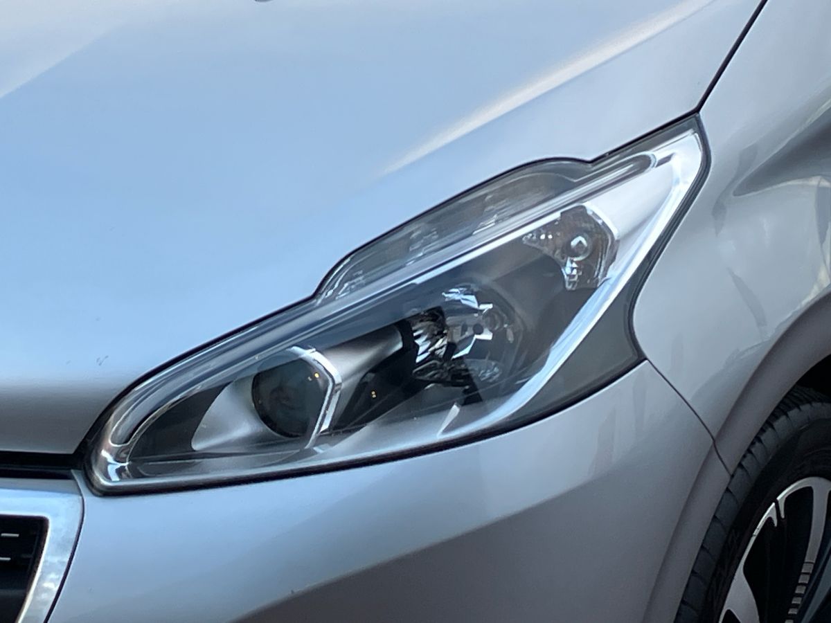 Used Peugeot 208 2018 for sale - 76931806: Photo 13