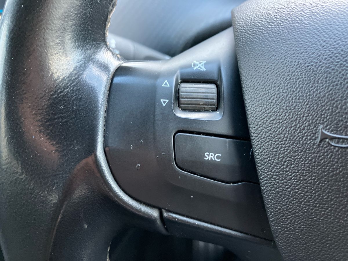 Used Peugeot 208 2018 for sale - 76931806: Photo 16