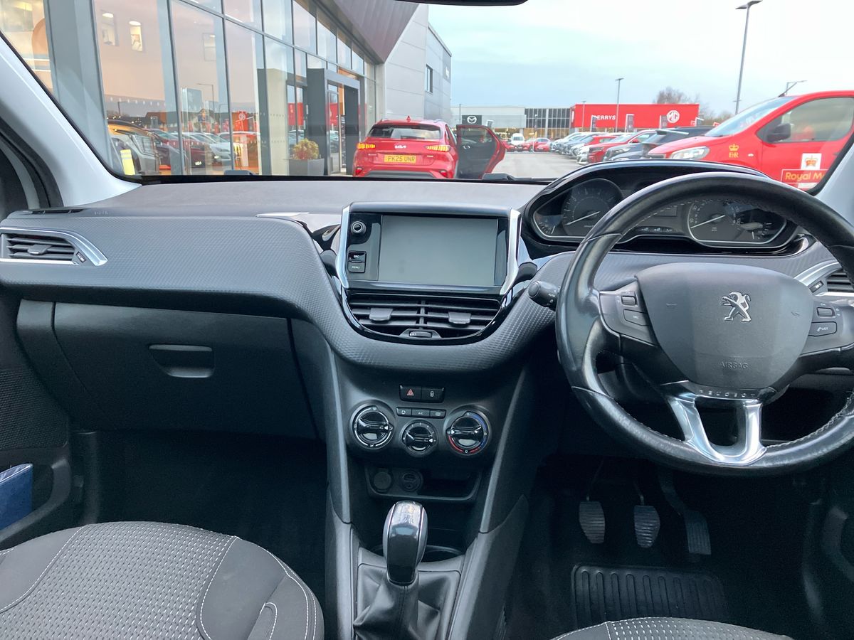 Used Peugeot 208 2018 for sale - 76931806: Photo 17