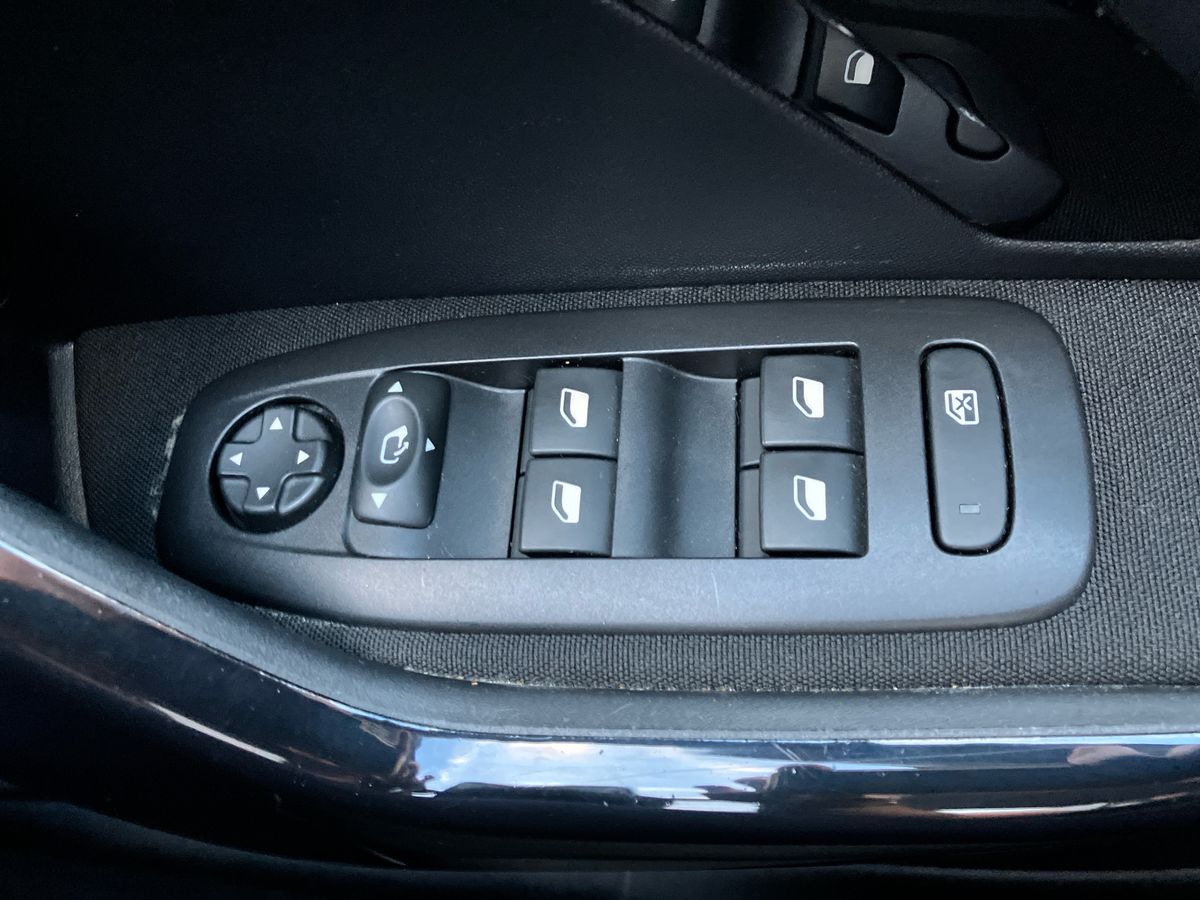 Used Peugeot 208 2018 for sale - 76931806: Photo 18