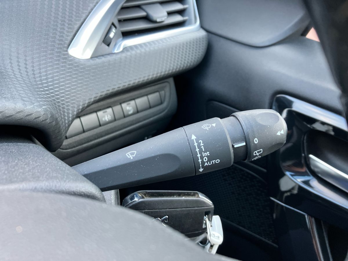 Used Peugeot 208 2018 for sale - 76931806: Photo 22