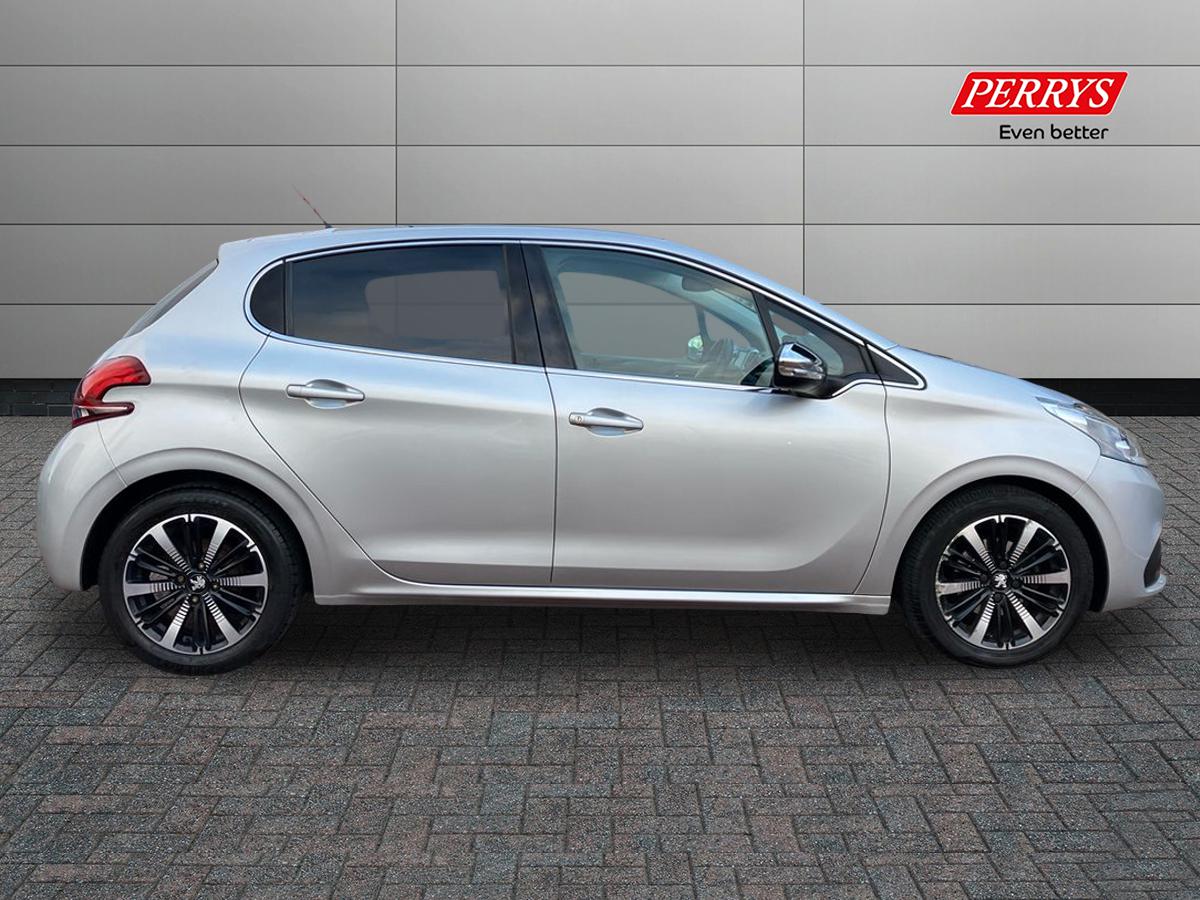 Used Peugeot 208 2018 for sale - 76931806: Photo 3