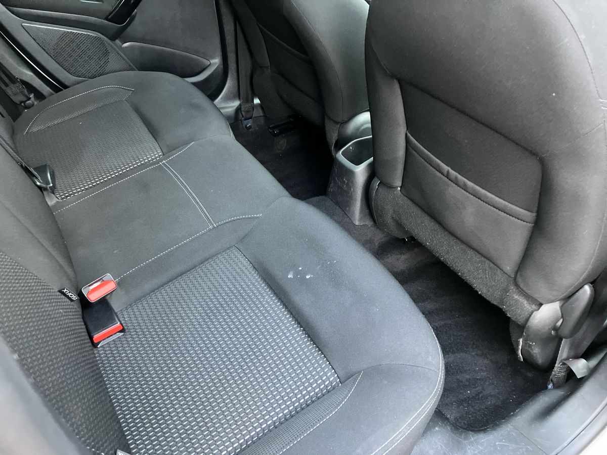 Used Peugeot 208 2018 for sale - 76931806: Photo 31