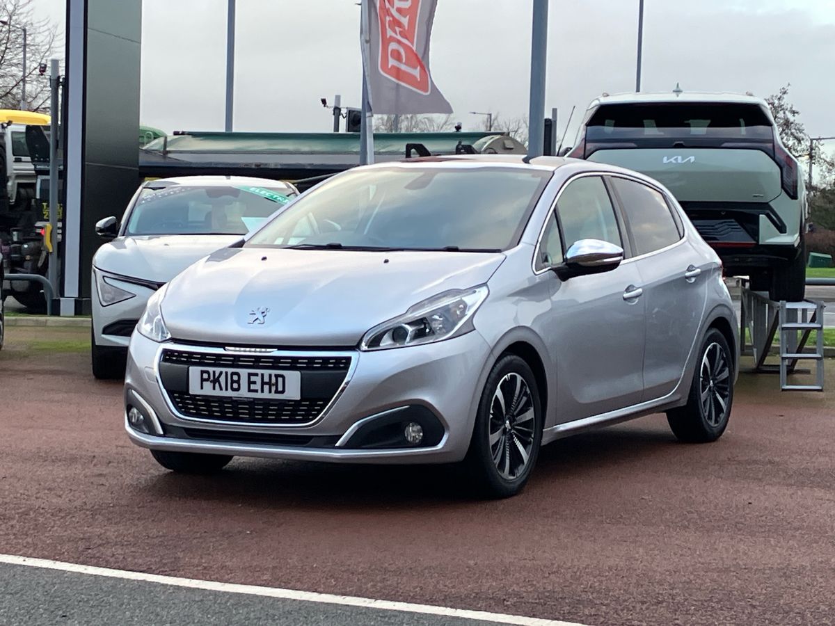 Used Peugeot 208 2018 for sale - 76931806: Photo 35