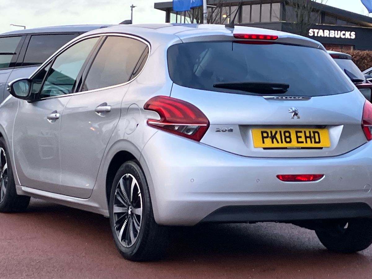 Used Peugeot 208 2018 for sale - 76931806: Photo 40