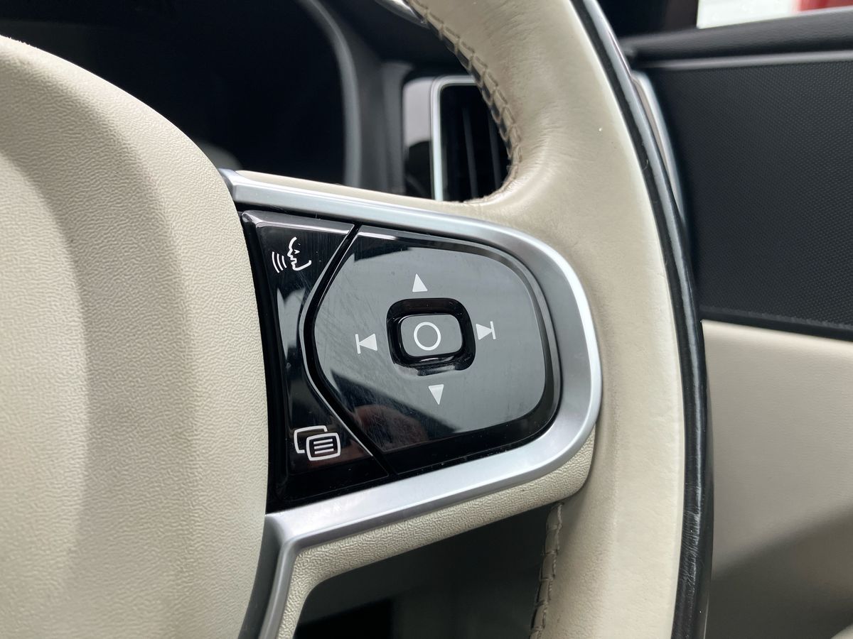 Used Volvo XC60 2017 for sale - 76158212: Photo 25