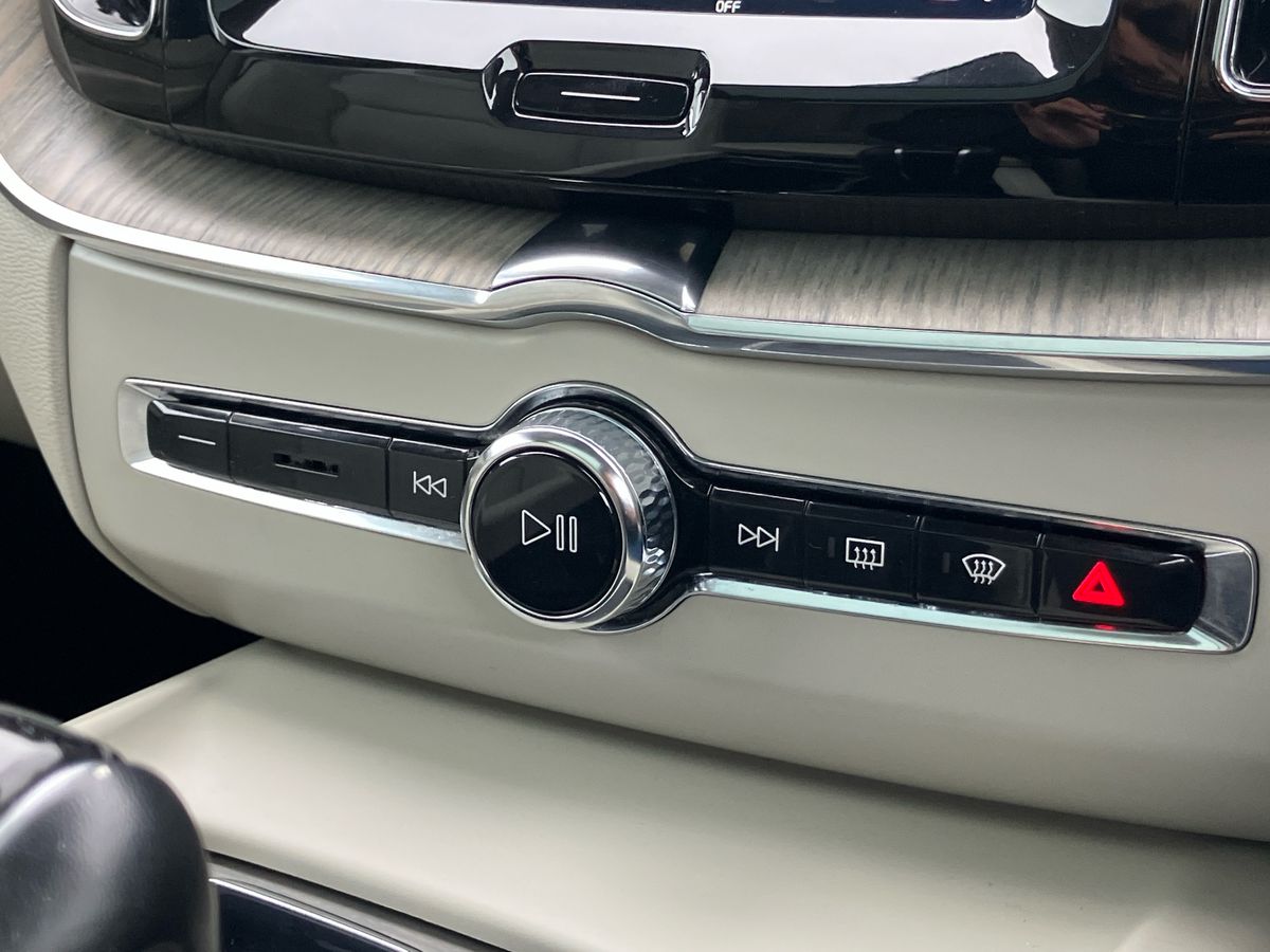 Used Volvo XC60 2017 for sale - 76158212: Photo 29