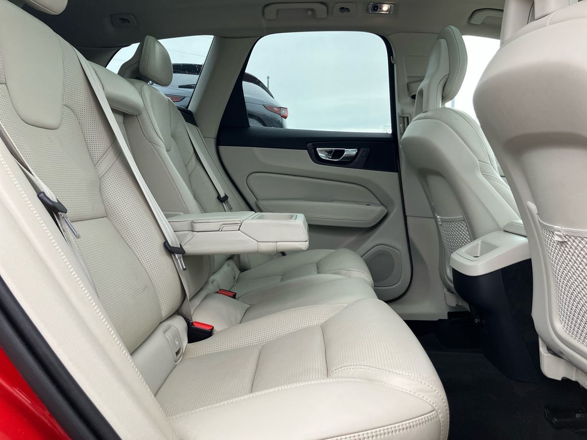 Used Volvo XC60 2017 for sale - 76158212: Photo 32