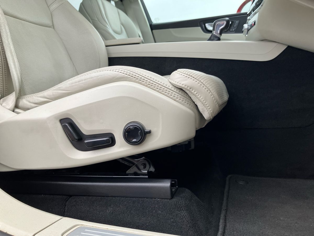 Used Volvo XC60 2017 for sale - 76158212: Photo 35