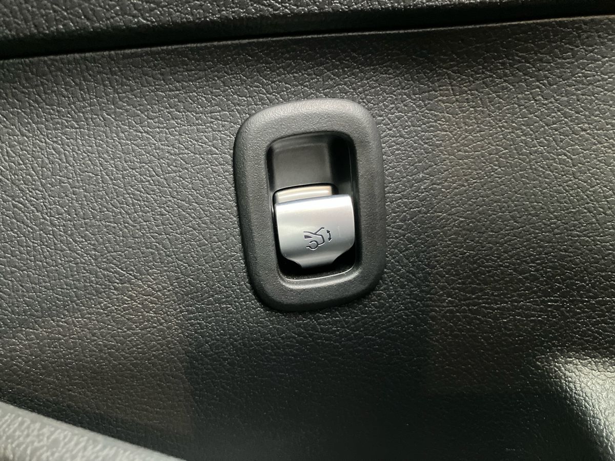 Used Mercedes-Benz C Class 2024 for sale - 77019235: Photo 31