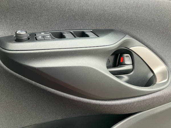 Used Mazda Mazda2 HYBRID 2024 for sale - 74927375: Photo 40