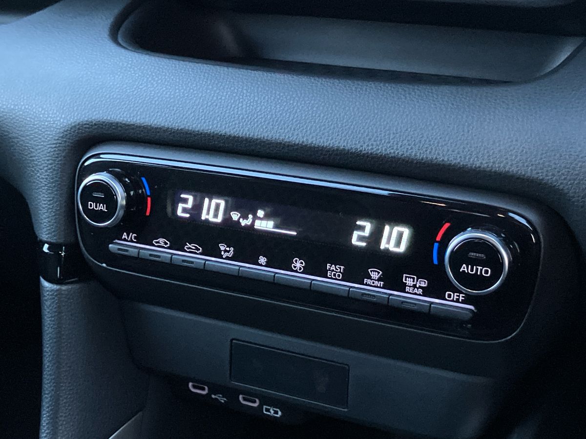 Used Mazda Mazda2 HYBRID 2024 for sale - 76491191: Photo 12