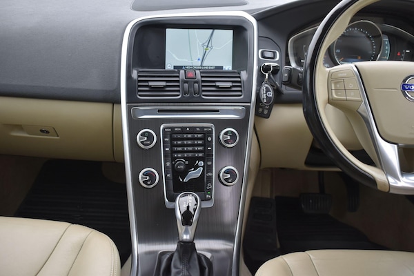 Used Volvo XC60 2015 for sale - 76306180: Photo 13