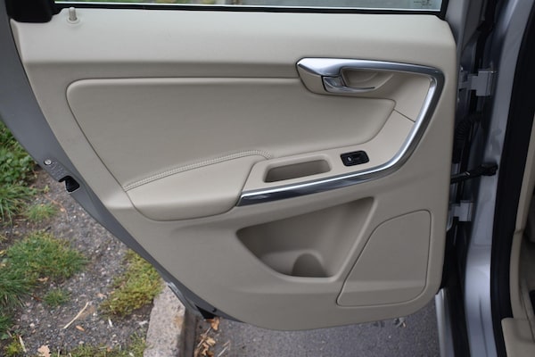 Used Volvo XC60 2015 for sale - 76306180: Photo 30