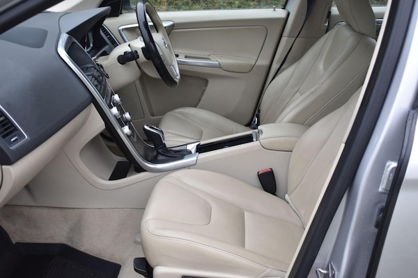 Used Volvo XC60 2015 for sale - 76306180: Photo 9
