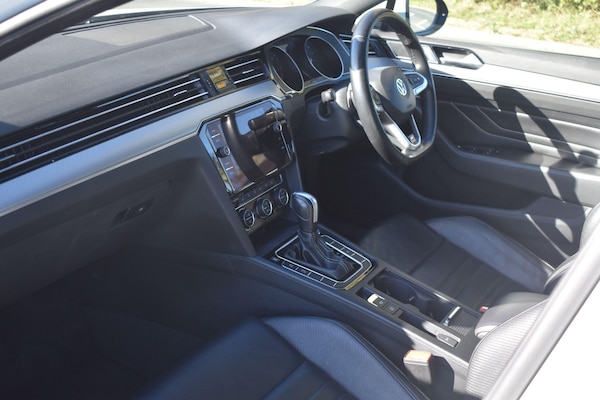 Used Volkswagen Passat 2020 for sale - 76189810: Photo 8