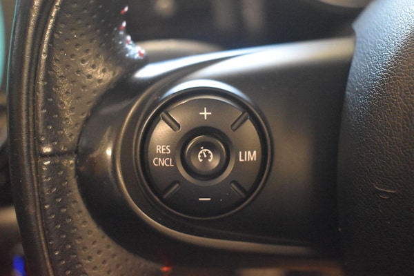 Used MINI Convertible 2019 for sale - 75354472: Photo 40