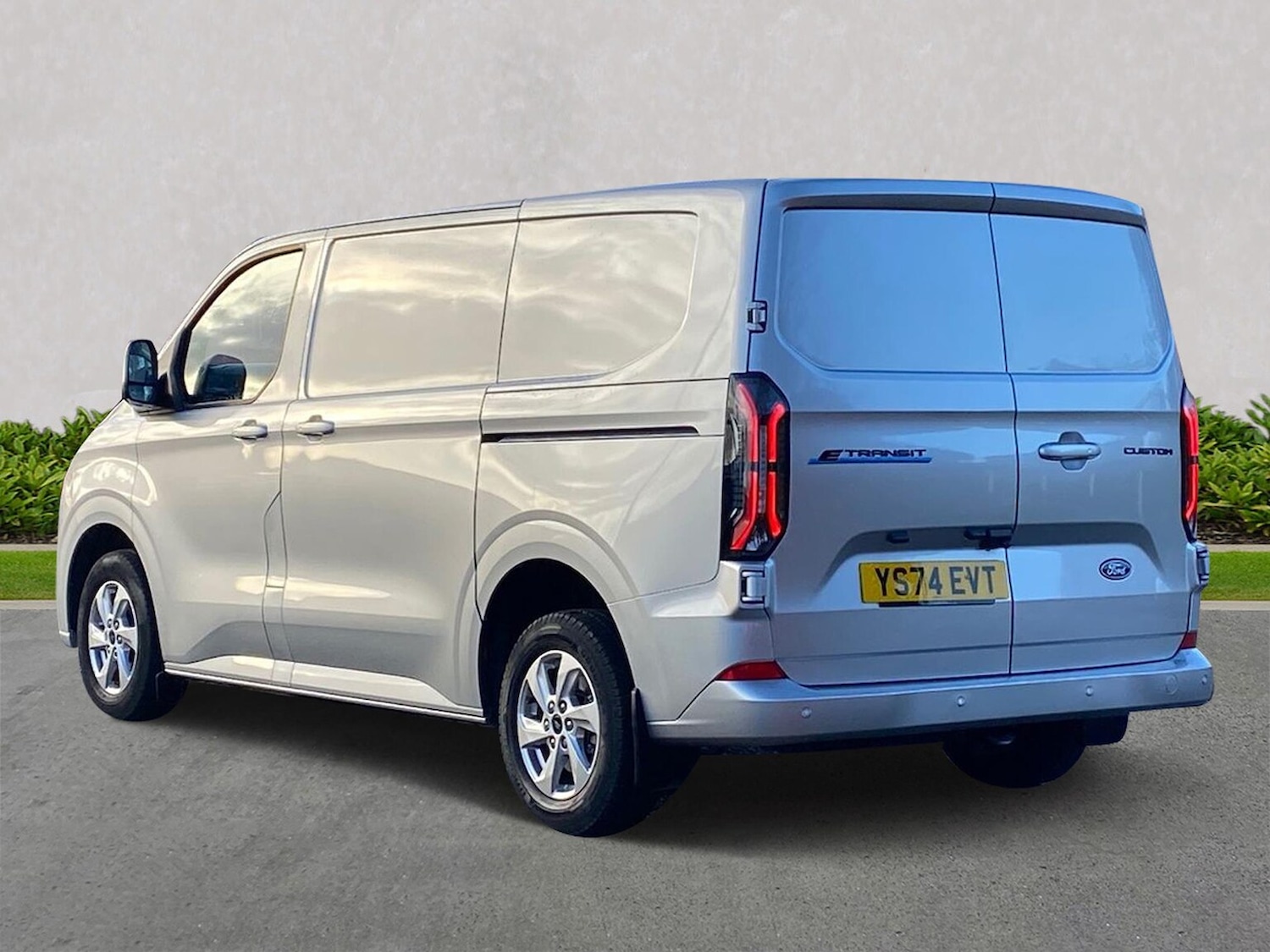 Used Ford Transit Custom 2024 for sale - 77069305: Photo 2