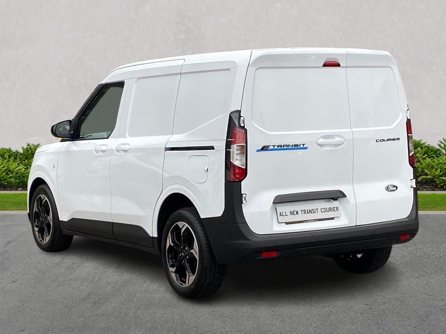 Used Ford Transit Courier 2025 for sale - 76268286: Photo 2